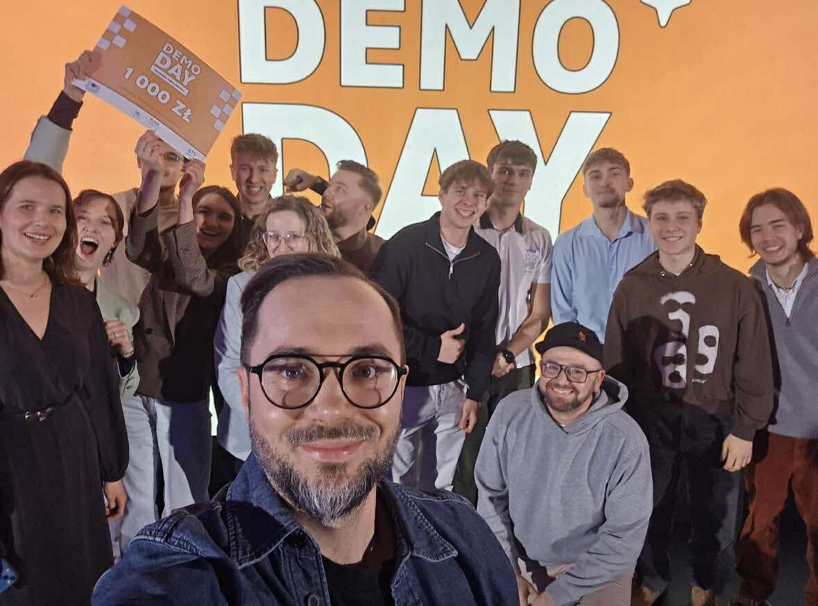 Demo Day - Podium
